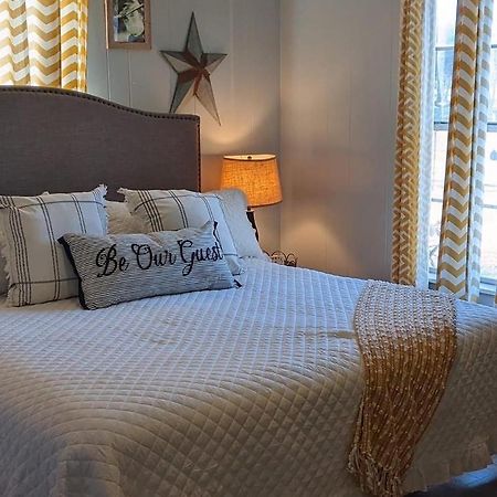 Pecan St. Parlor Haus Downtown Bandera, Tx エクステリア 写真