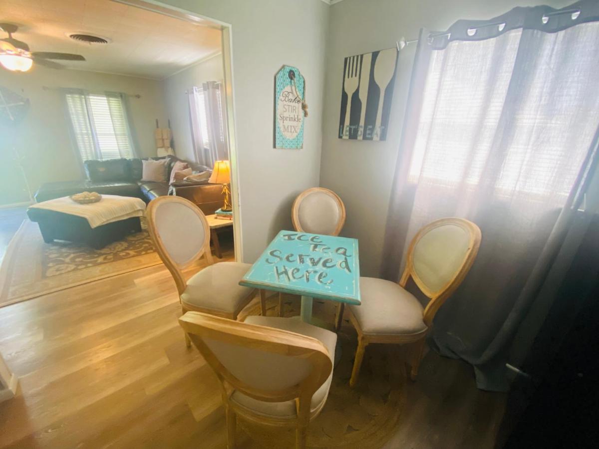 Pecan St. Parlor Haus Downtown Bandera, Tx エクステリア 写真